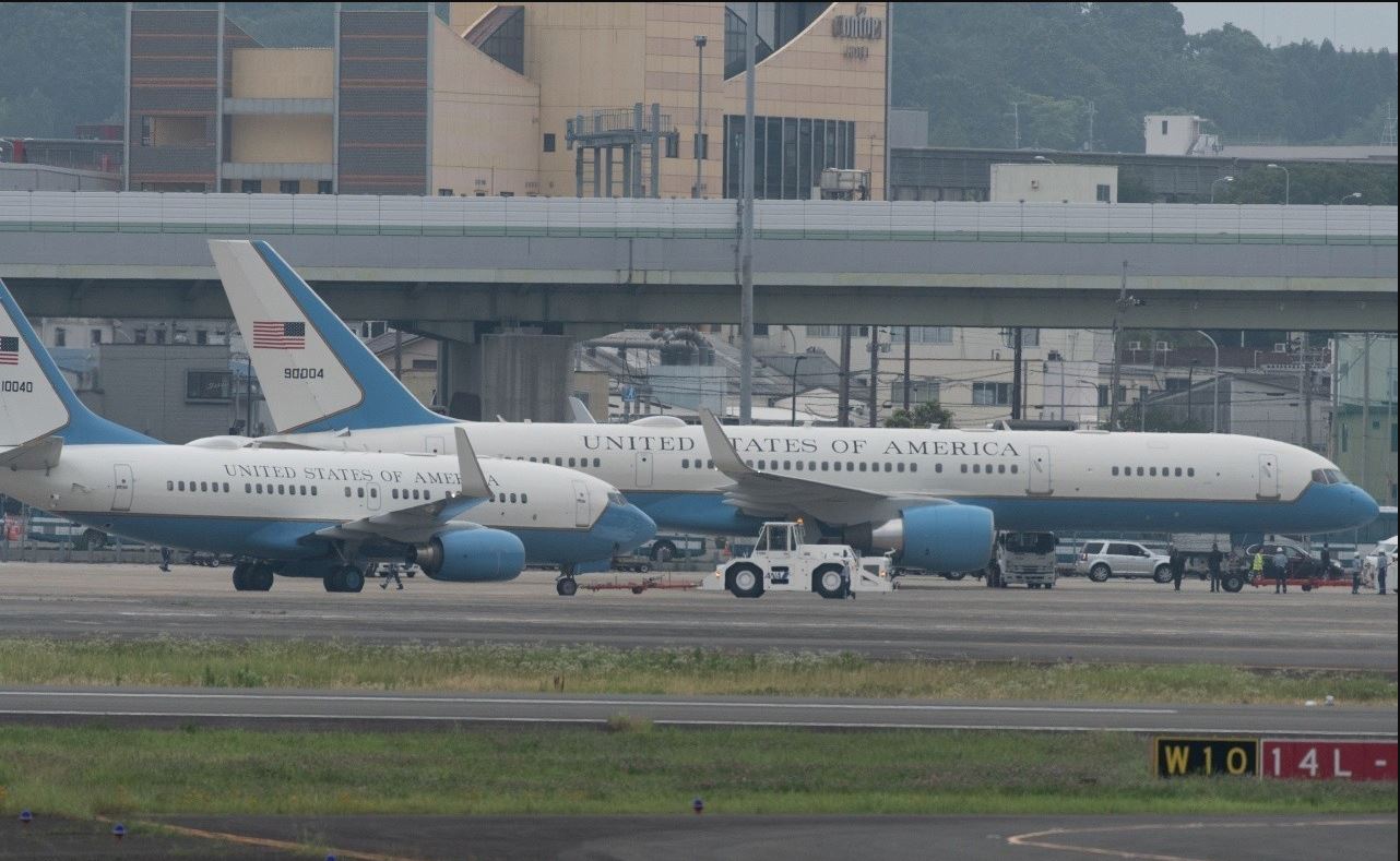 A Quick Look at the Boeing C-32A Flying as Air Force 2 Into Detroit And The  Vice-Presidential Motorcade - The Aviationist